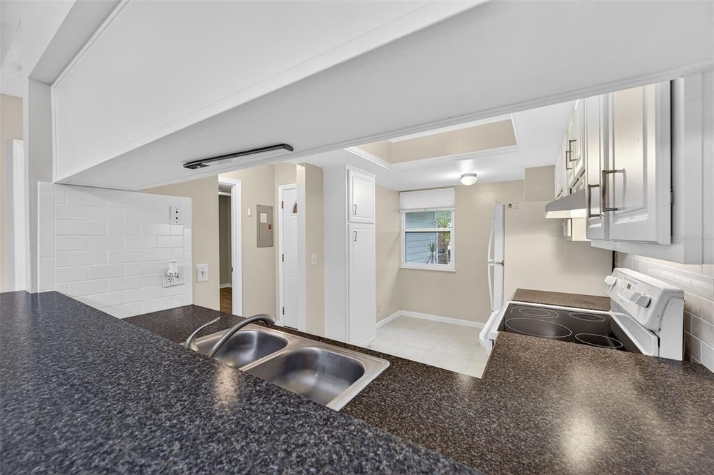 For Rent: $1,650 (2 beds, 2 baths, 976 Square Feet)