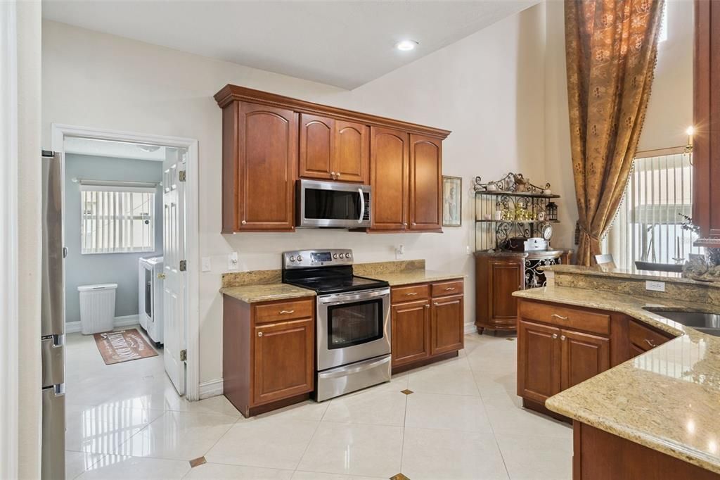 En Venta: $425,000 (4 camas, 3 baños, 2679 Pies cuadrados)