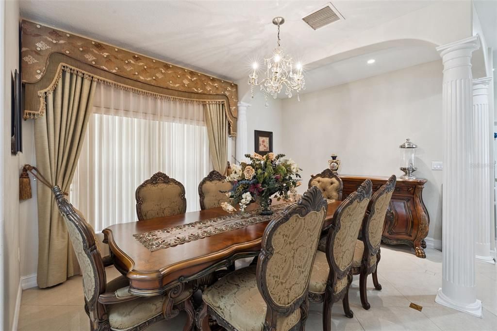 En Venta: $425,000 (4 camas, 3 baños, 2679 Pies cuadrados)