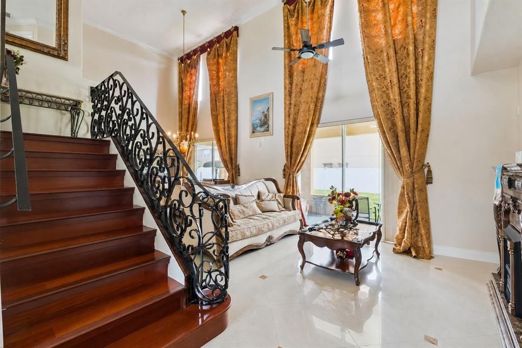 En Venta: $425,000 (4 camas, 3 baños, 2679 Pies cuadrados)