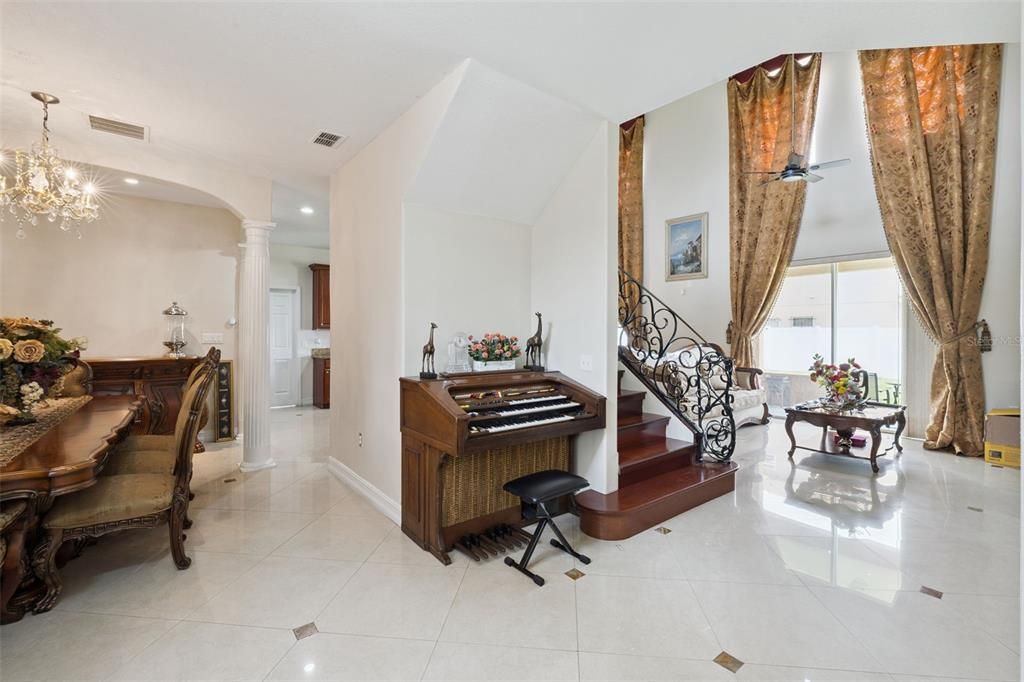 En Venta: $425,000 (4 camas, 3 baños, 2679 Pies cuadrados)