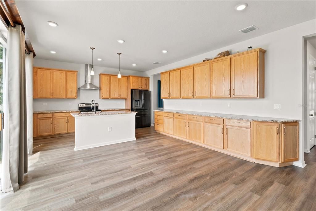 For Sale: $479,999 (5 beds, 3 baths, 3106 Square Feet)