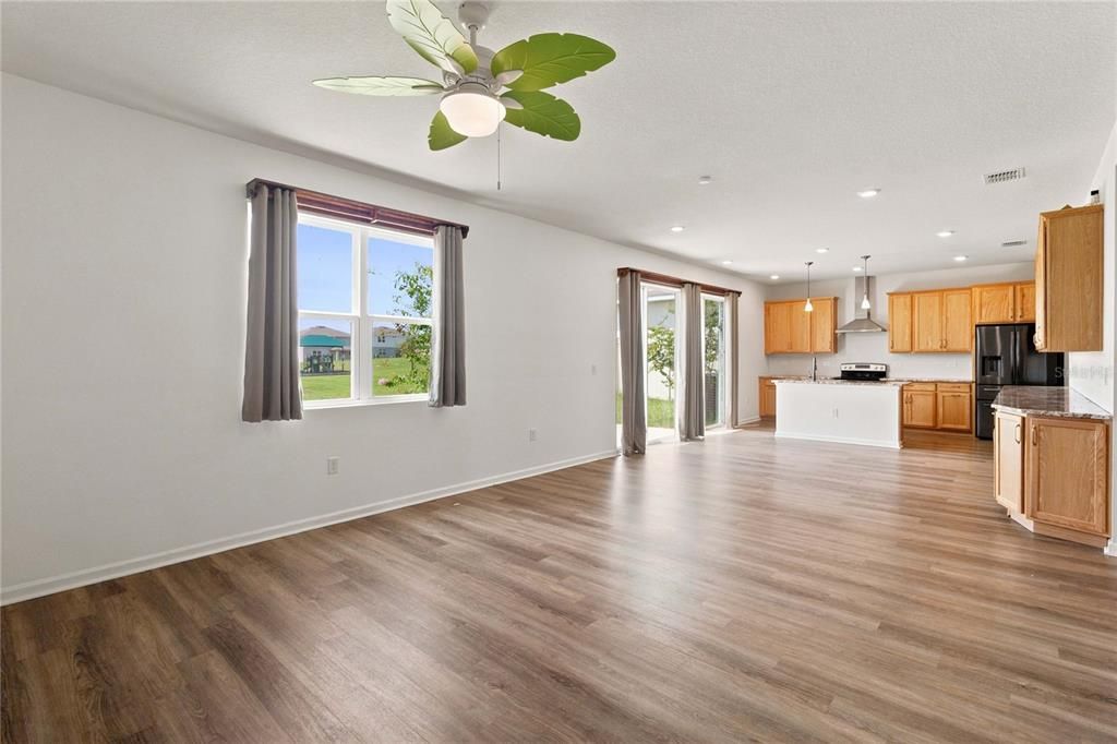 For Sale: $479,999 (5 beds, 3 baths, 3106 Square Feet)