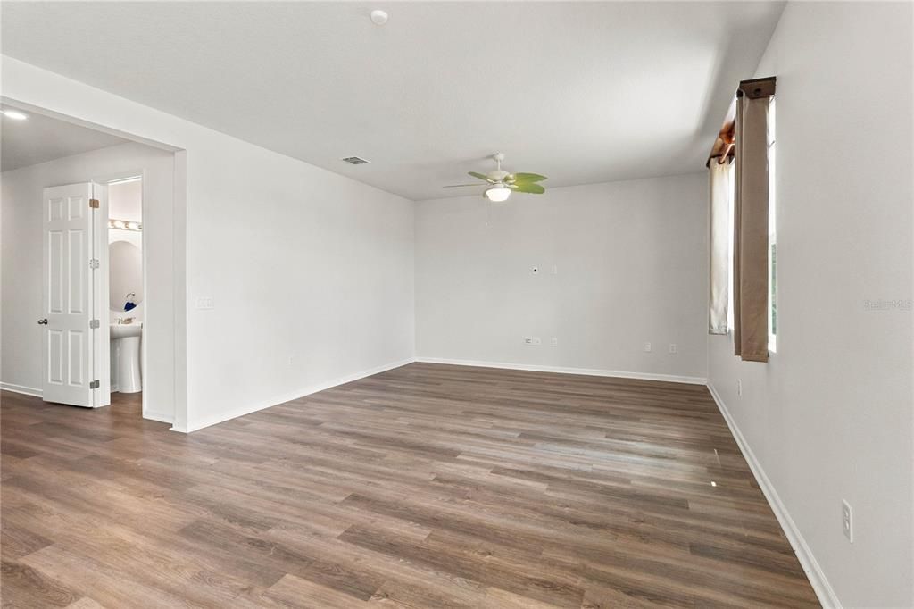 For Sale: $479,999 (5 beds, 3 baths, 3106 Square Feet)