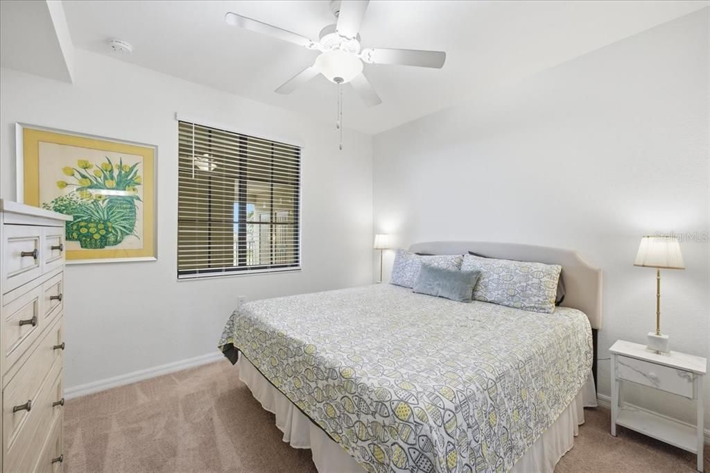 For Sale: $290,000 (2 beds, 2 baths, 1121 Square Feet)