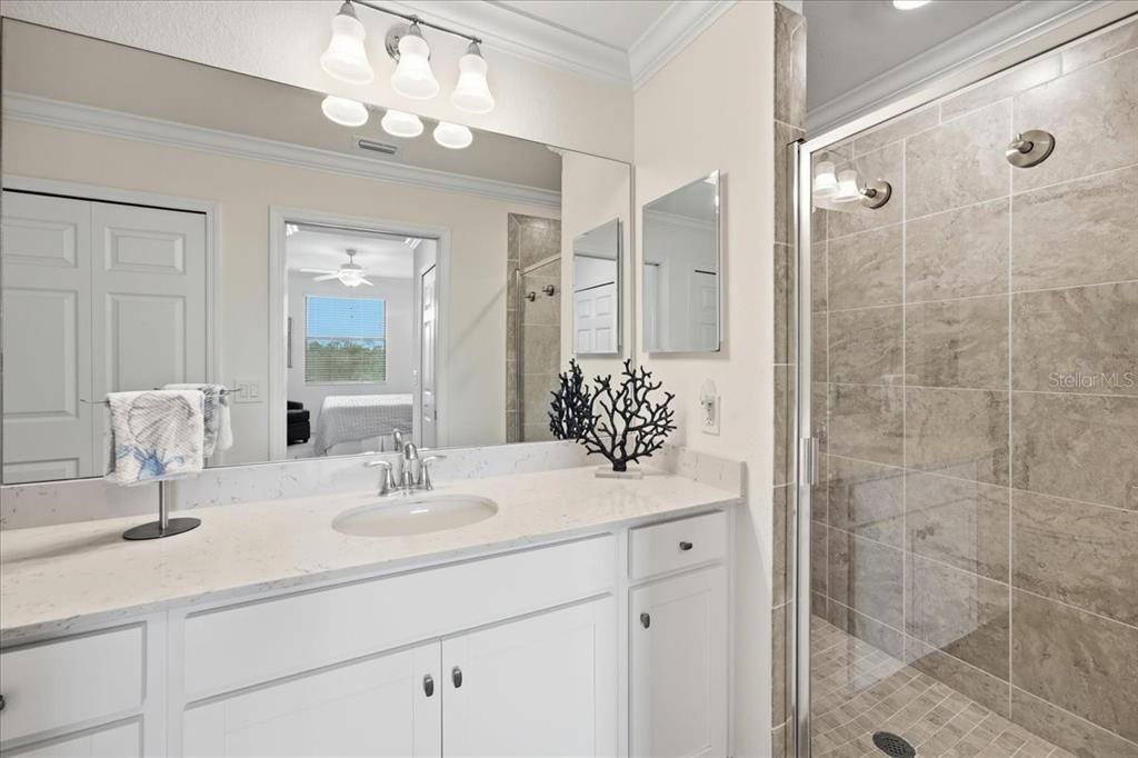 For Sale: $290,000 (2 beds, 2 baths, 1121 Square Feet)