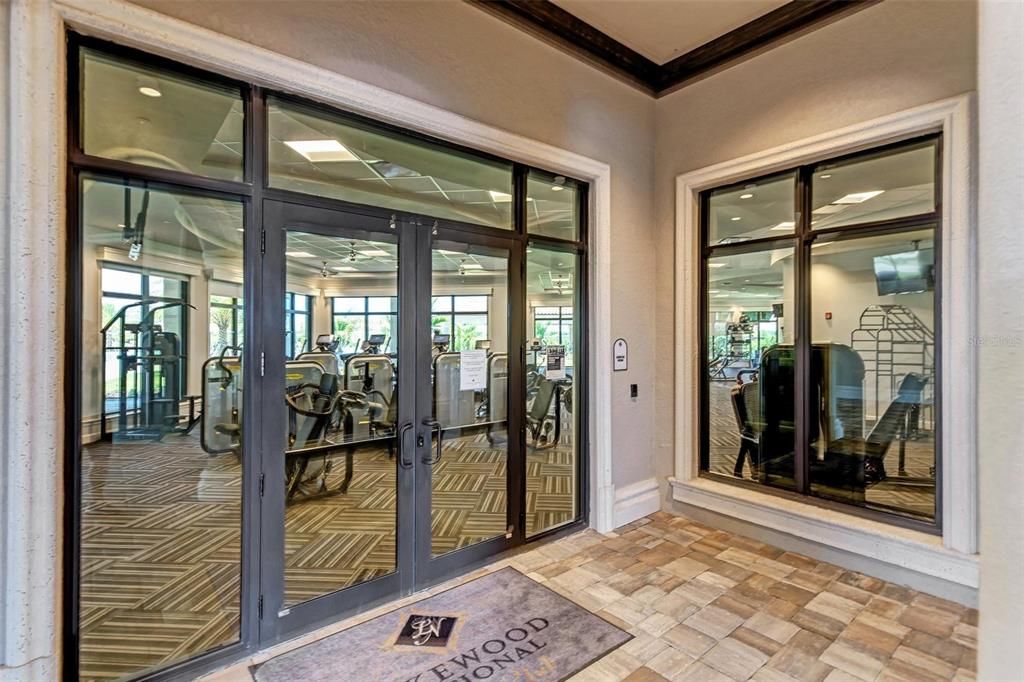 For Sale: $290,000 (2 beds, 2 baths, 1121 Square Feet)
