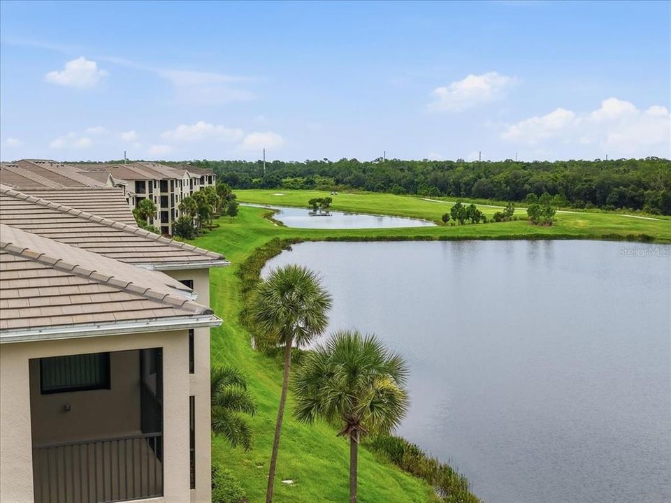 For Sale: $290,000 (2 beds, 2 baths, 1121 Square Feet)