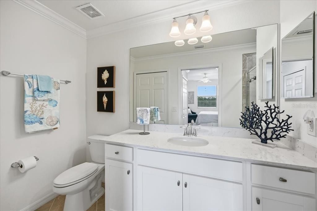 For Sale: $290,000 (2 beds, 2 baths, 1121 Square Feet)