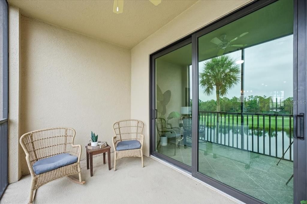 For Sale: $290,000 (2 beds, 2 baths, 1121 Square Feet)