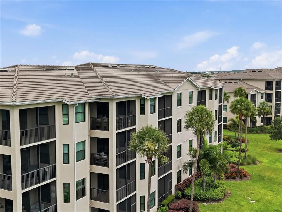 For Sale: $290,000 (2 beds, 2 baths, 1121 Square Feet)