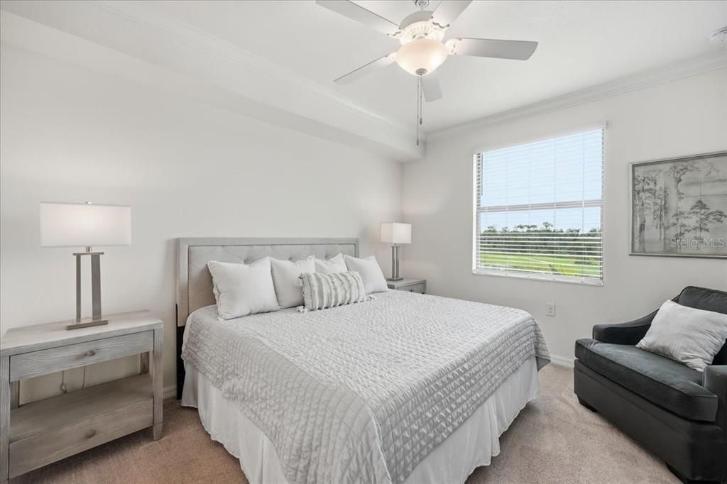 For Sale: $290,000 (2 beds, 2 baths, 1121 Square Feet)