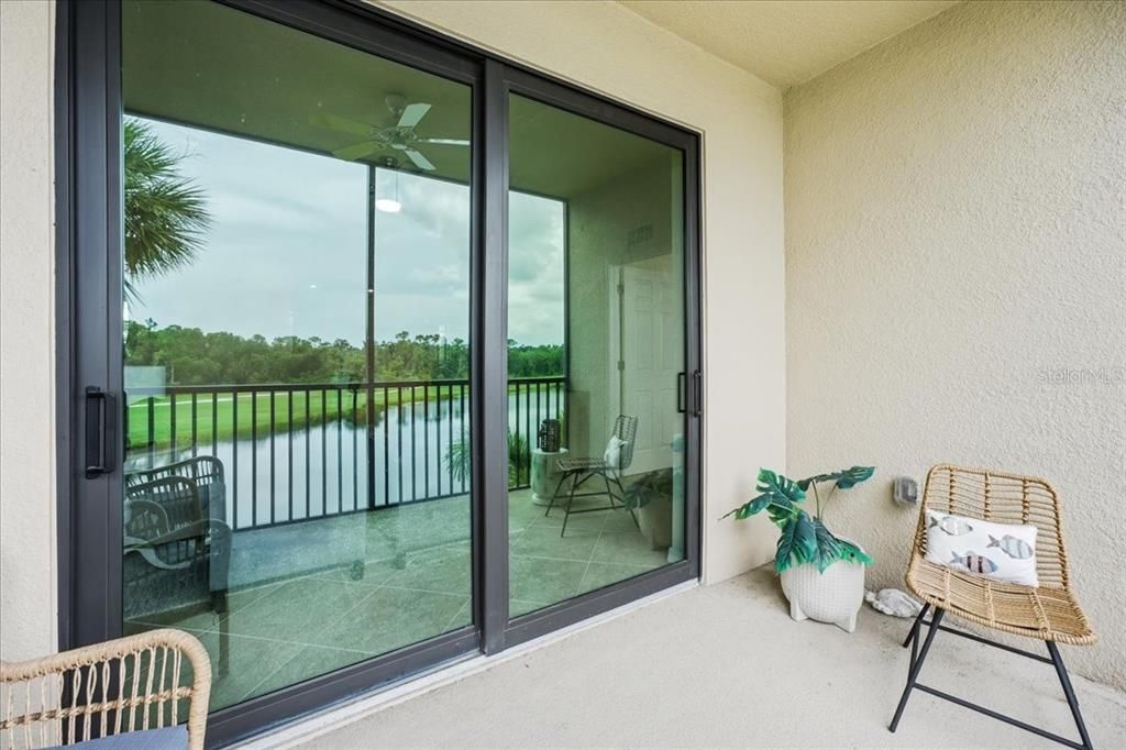 For Sale: $290,000 (2 beds, 2 baths, 1121 Square Feet)