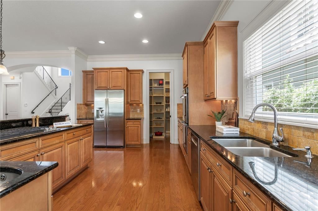 En Venta: $1,879,000 (5 camas, 4 baños, 3992 Pies cuadrados)