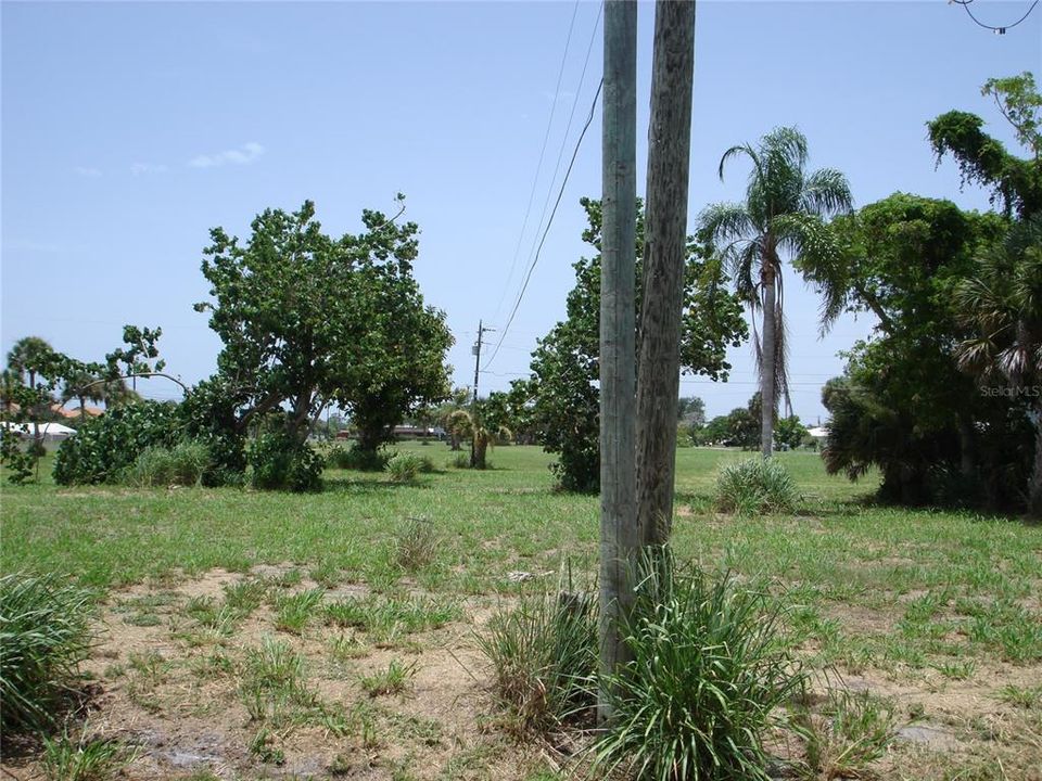 For Sale: $2,850,000 (4.18 acres)