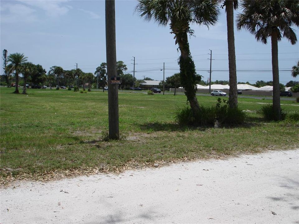 For Sale: $2,850,000 (4.18 acres)