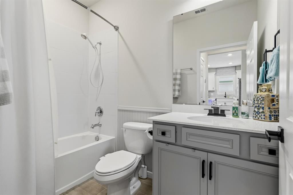 For Rent: $2,595 (3 beds, 2 baths, 1584 Square Feet)