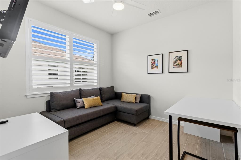 For Rent: $2,595 (3 beds, 2 baths, 1584 Square Feet)