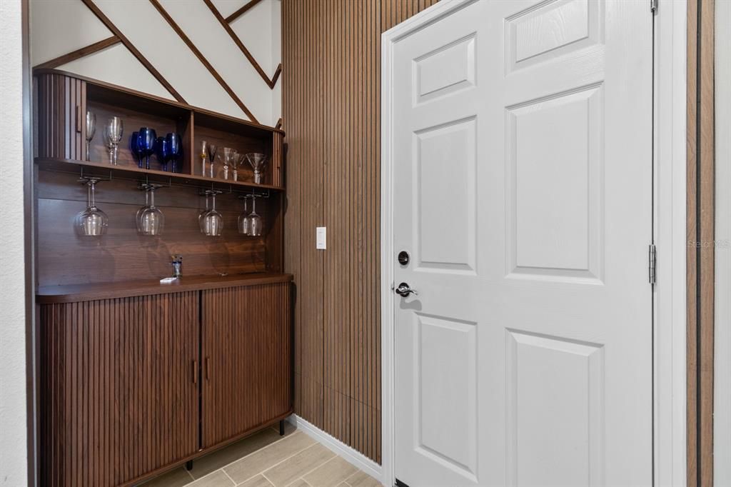 For Rent: $2,595 (3 beds, 2 baths, 1584 Square Feet)