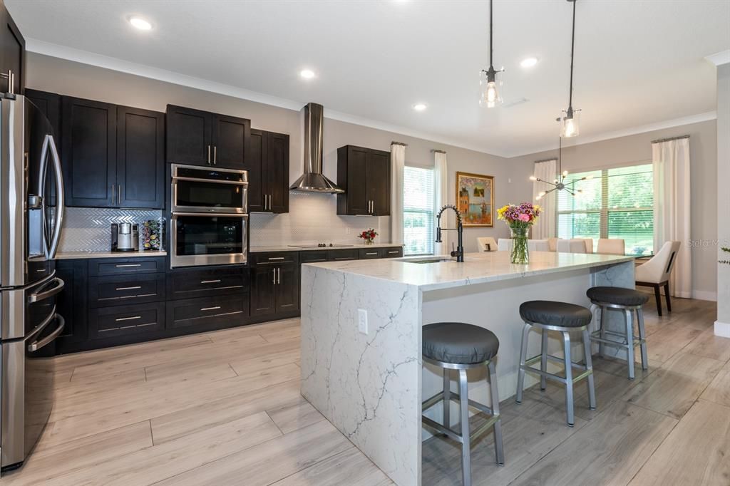 For Sale: $800,000 (4 beds, 3 baths, 2826 Square Feet)