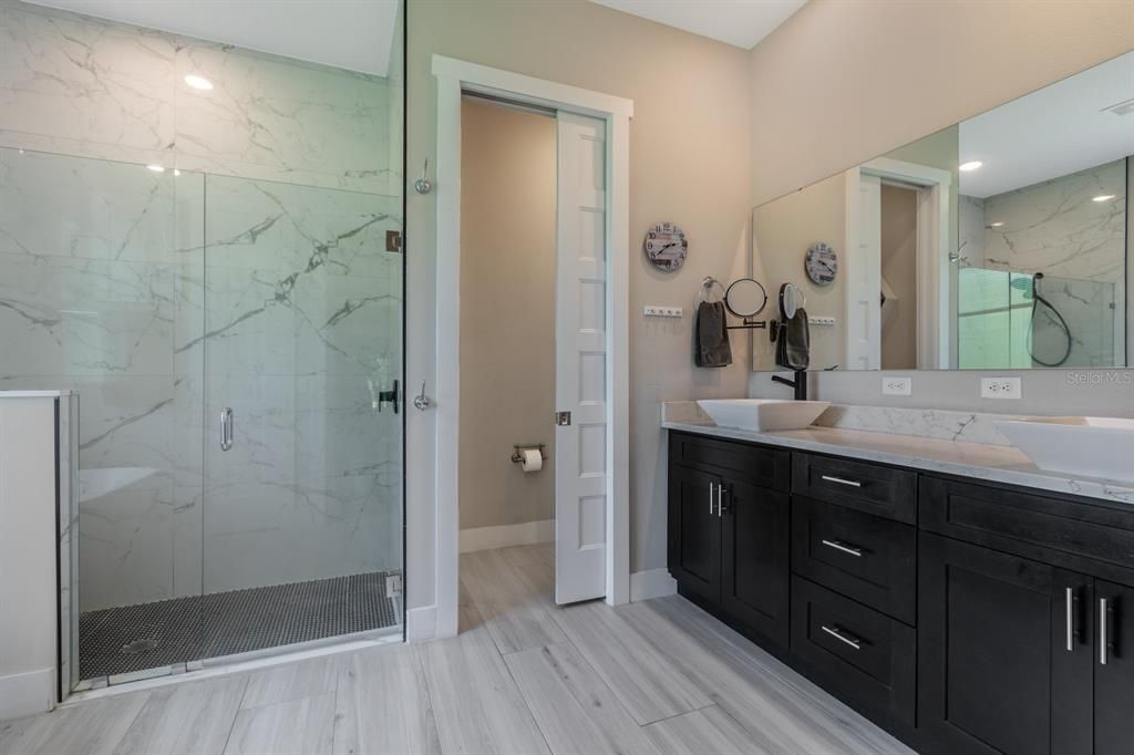 For Sale: $800,000 (4 beds, 3 baths, 2826 Square Feet)