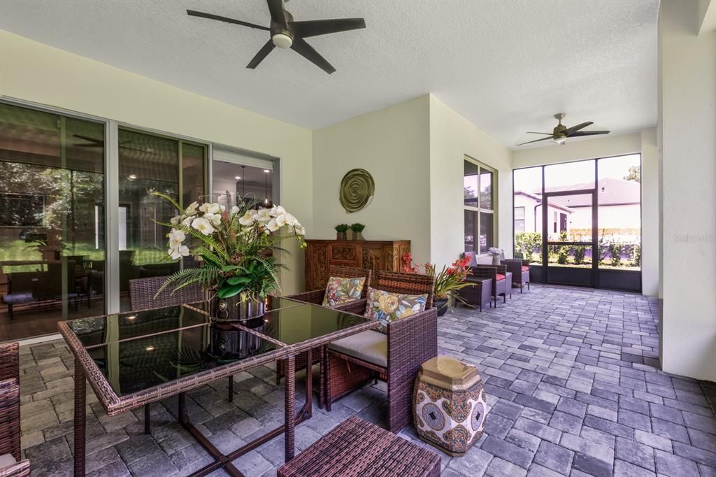 For Sale: $800,000 (4 beds, 3 baths, 2826 Square Feet)