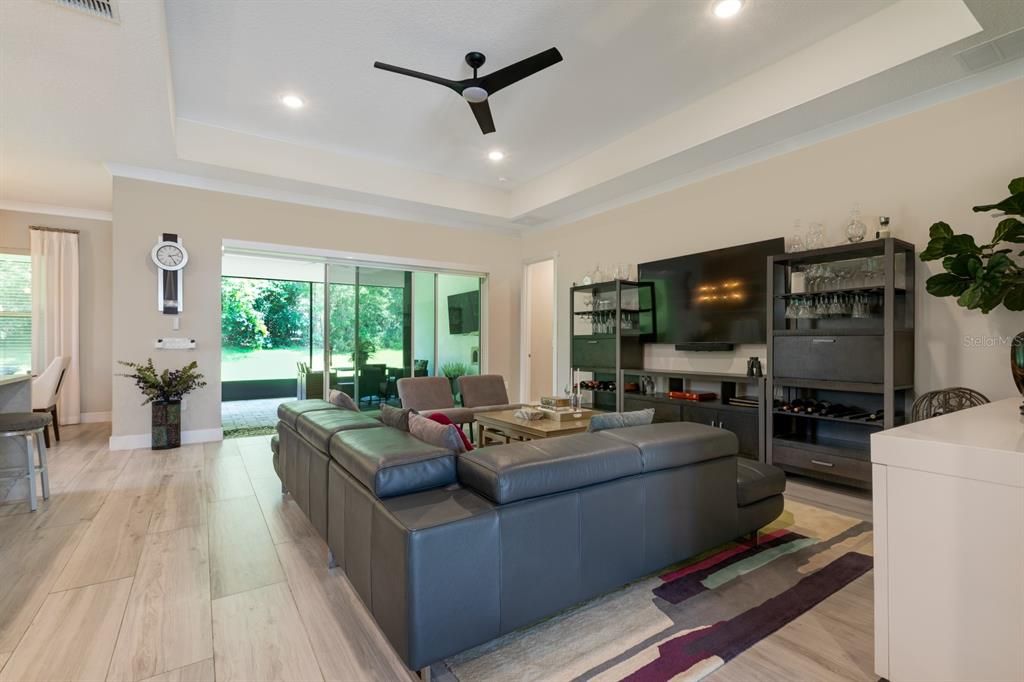 For Sale: $800,000 (4 beds, 3 baths, 2826 Square Feet)