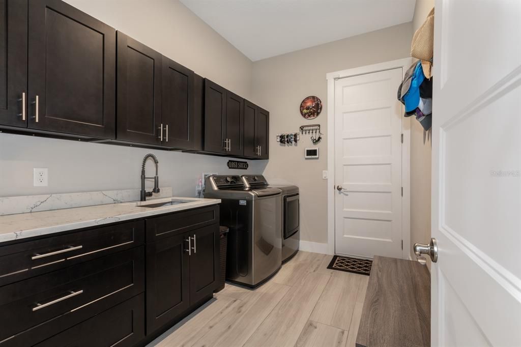 For Sale: $800,000 (4 beds, 3 baths, 2826 Square Feet)