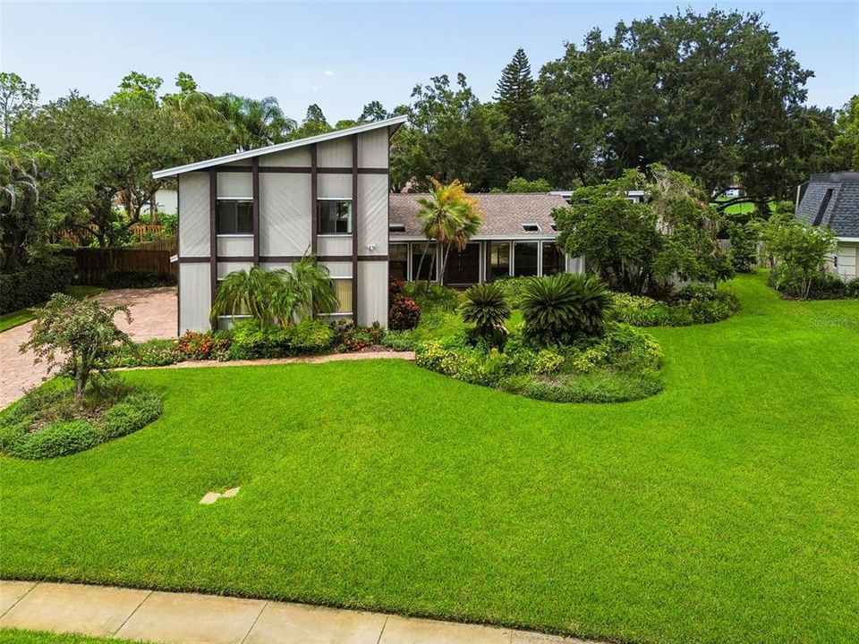 Active With Contract: $750,000 (4 beds, 2 baths, 2756 Square Feet)