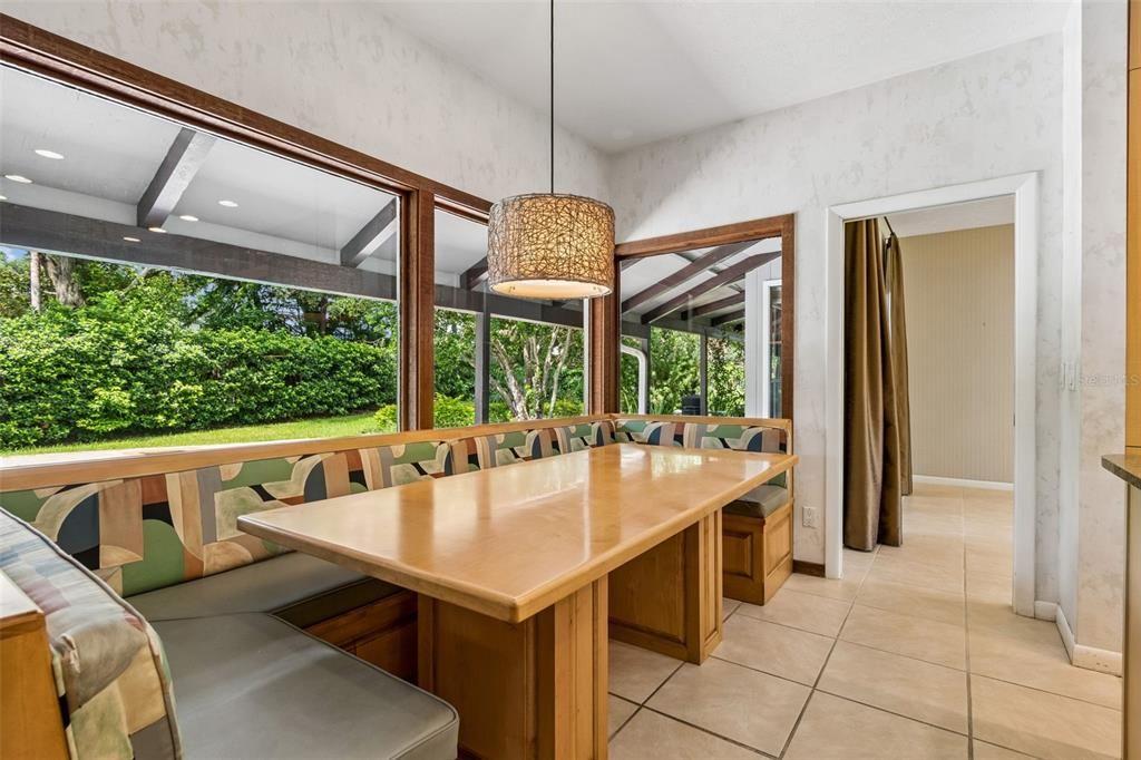 Active With Contract: $750,000 (4 beds, 2 baths, 2756 Square Feet)