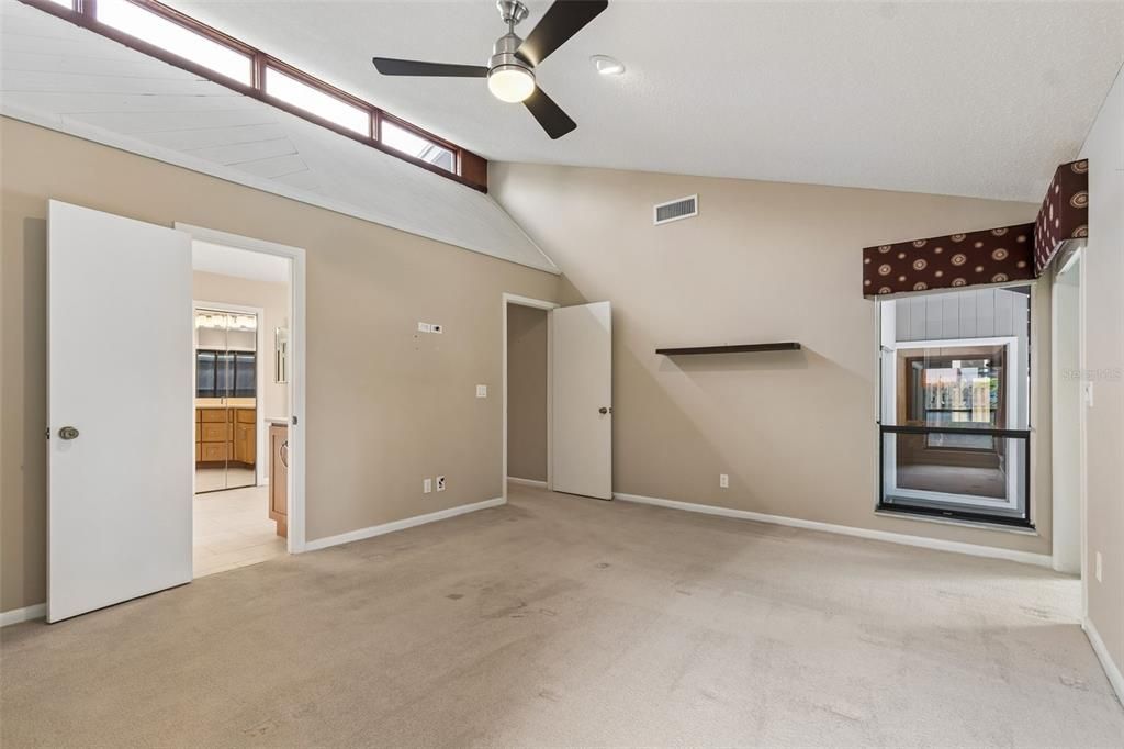 Active With Contract: $750,000 (4 beds, 2 baths, 2756 Square Feet)