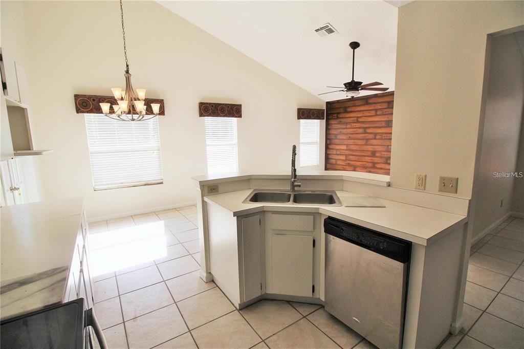 For Rent: $2,475 (3 beds, 2 baths, 1625 Square Feet)