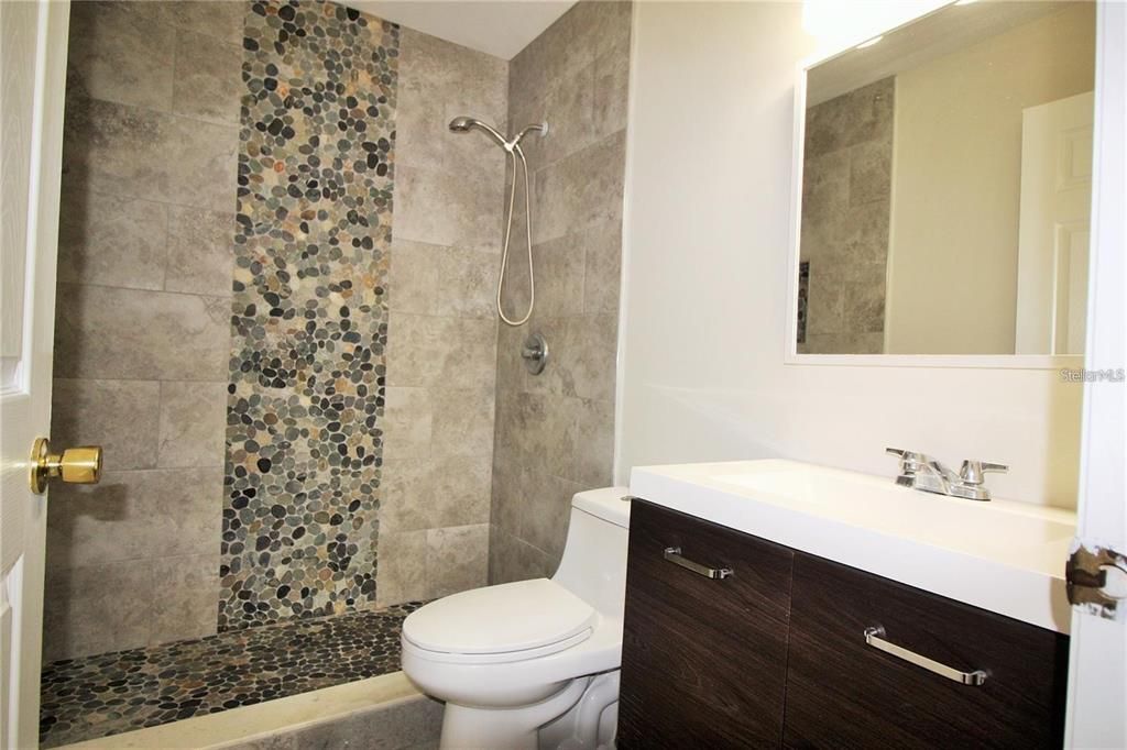For Rent: $2,475 (3 beds, 2 baths, 1625 Square Feet)
