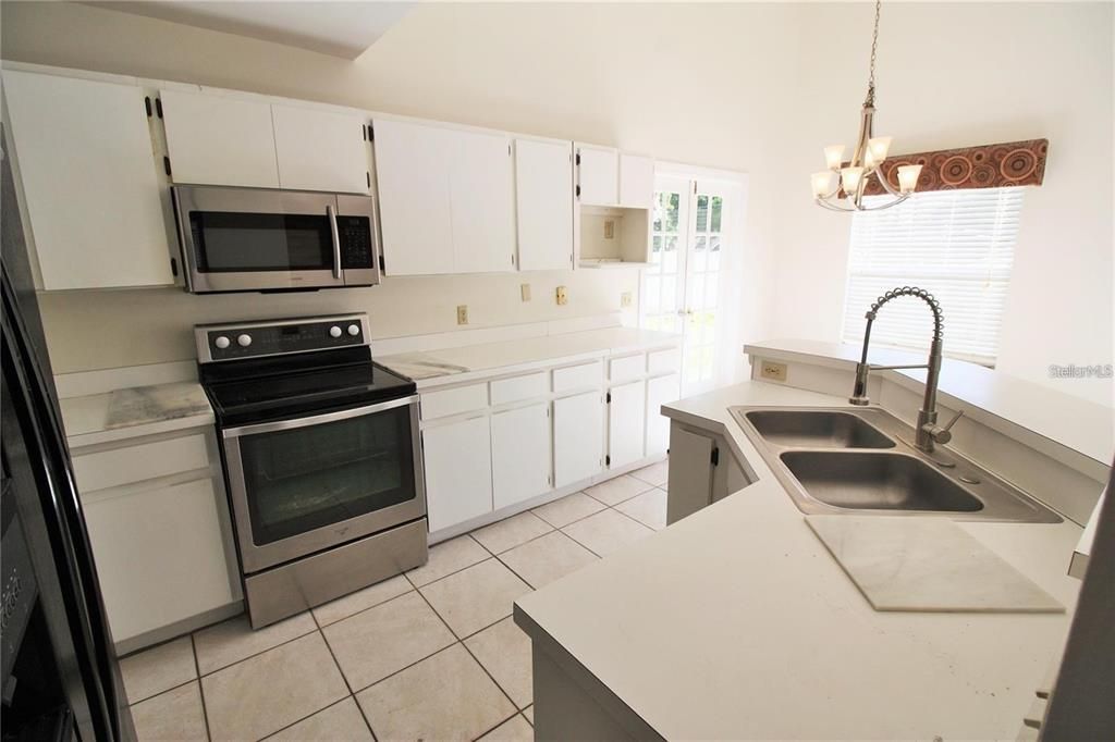 For Rent: $2,475 (3 beds, 2 baths, 1625 Square Feet)