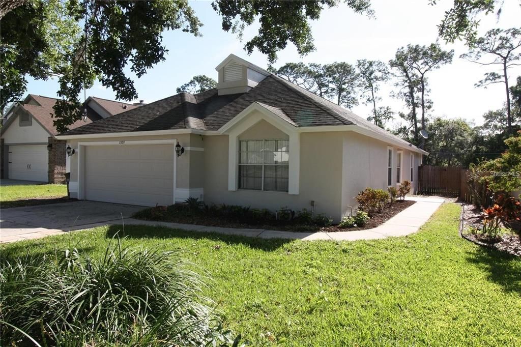 For Rent: $2,475 (3 beds, 2 baths, 1625 Square Feet)
