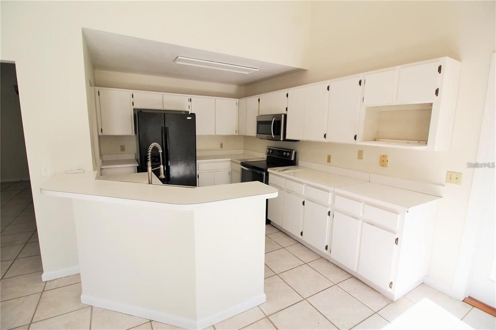 For Rent: $2,475 (3 beds, 2 baths, 1625 Square Feet)