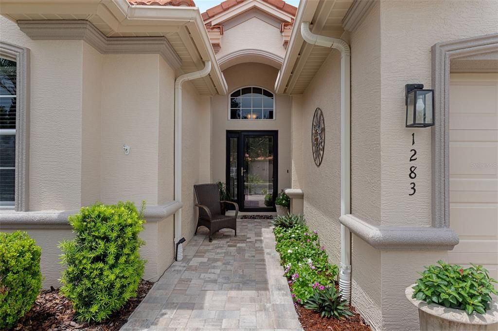 Под контрактом: $348,900 (3 спален, 2 ванн, 1686 Квадратных фут)