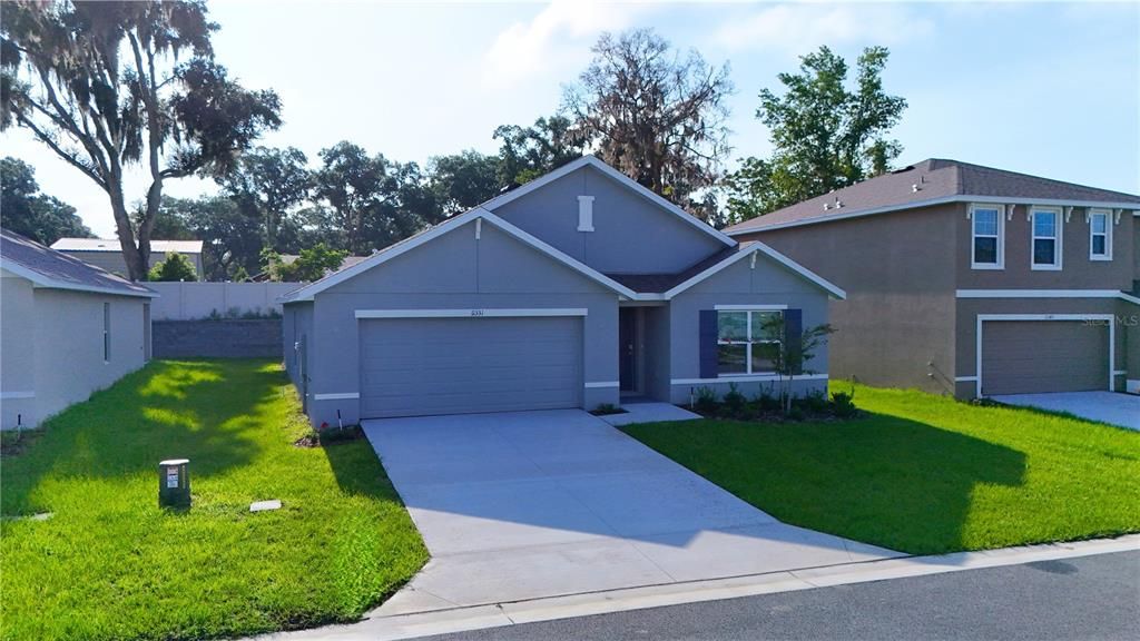 For Rent: $2,350 (4 beds, 2 baths, 1828 Square Feet)