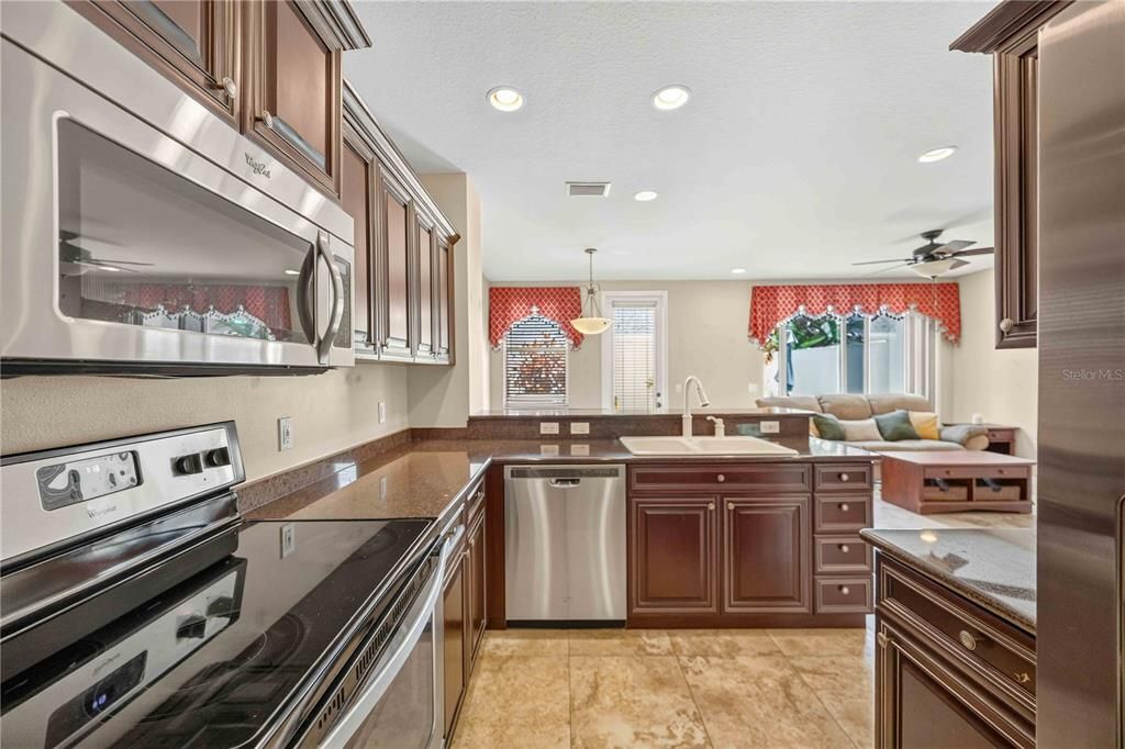 For Sale: $274,900 (2 beds, 2 baths, 1496 Square Feet)
