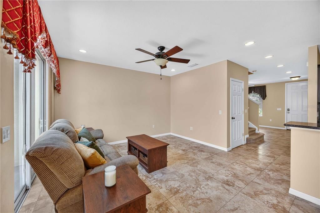 For Sale: $274,900 (2 beds, 2 baths, 1496 Square Feet)