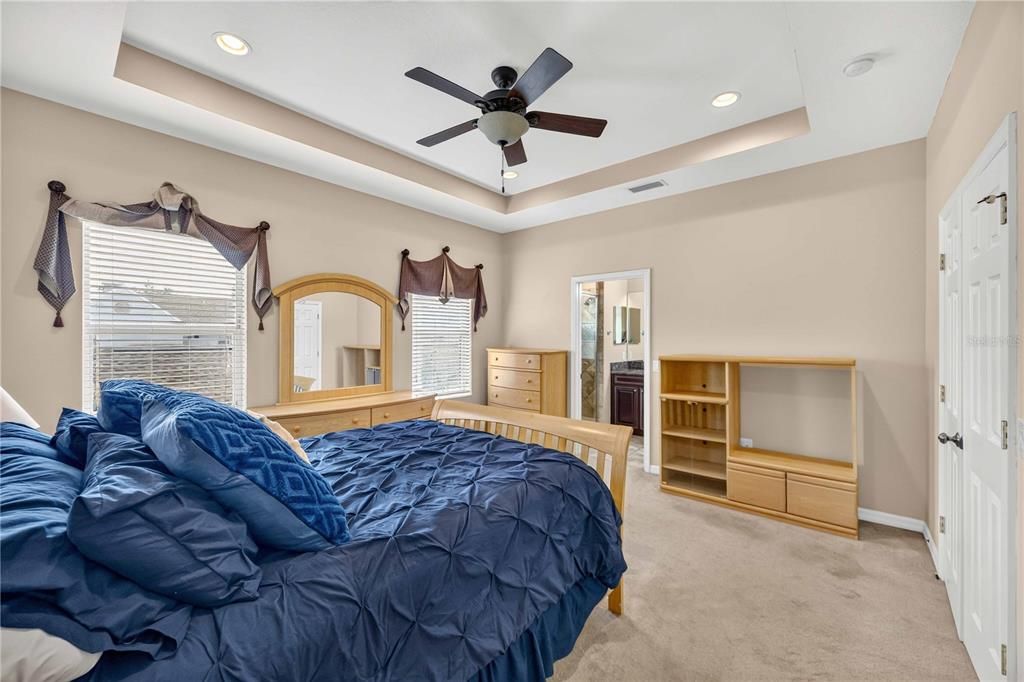 For Sale: $274,900 (2 beds, 2 baths, 1496 Square Feet)
