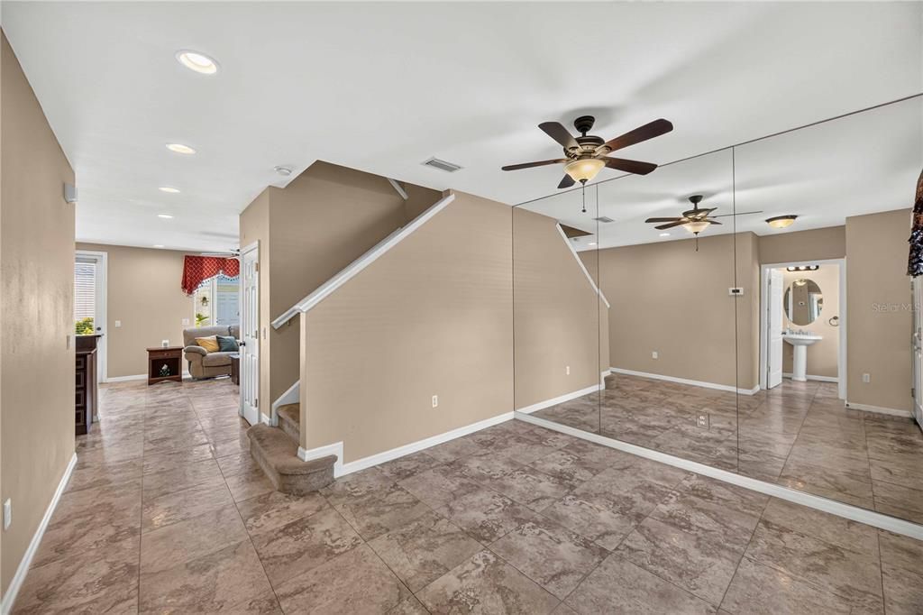 For Sale: $274,900 (2 beds, 2 baths, 1496 Square Feet)