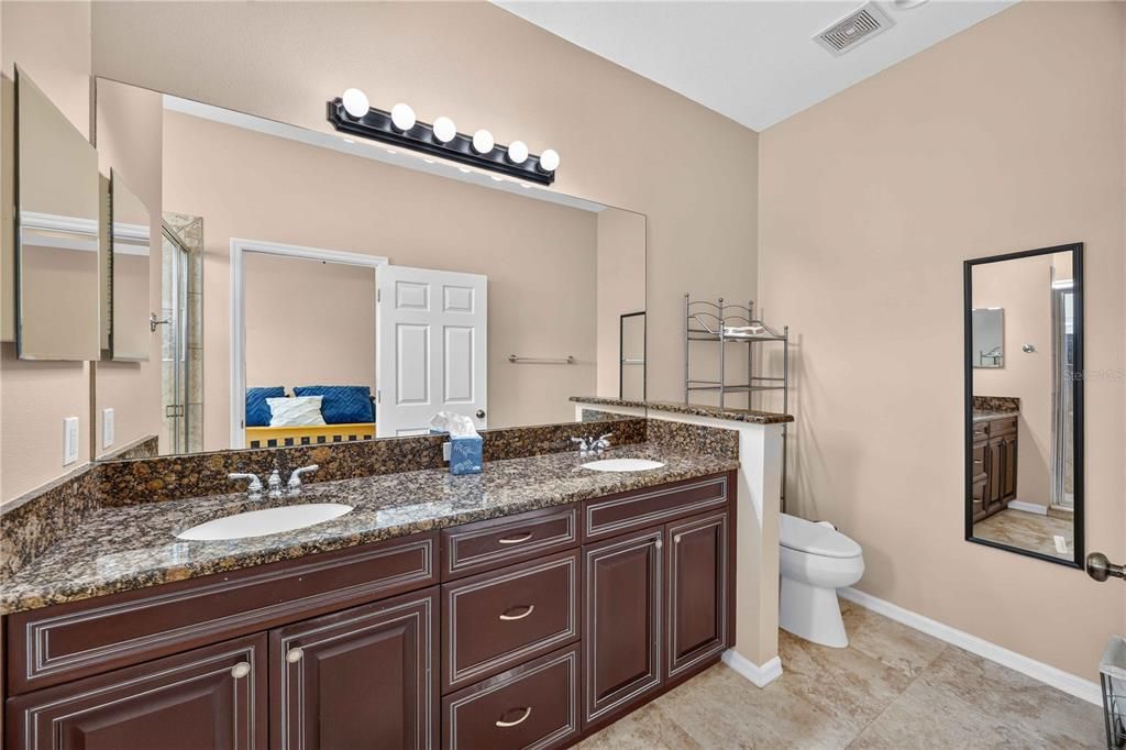 For Sale: $274,900 (2 beds, 2 baths, 1496 Square Feet)