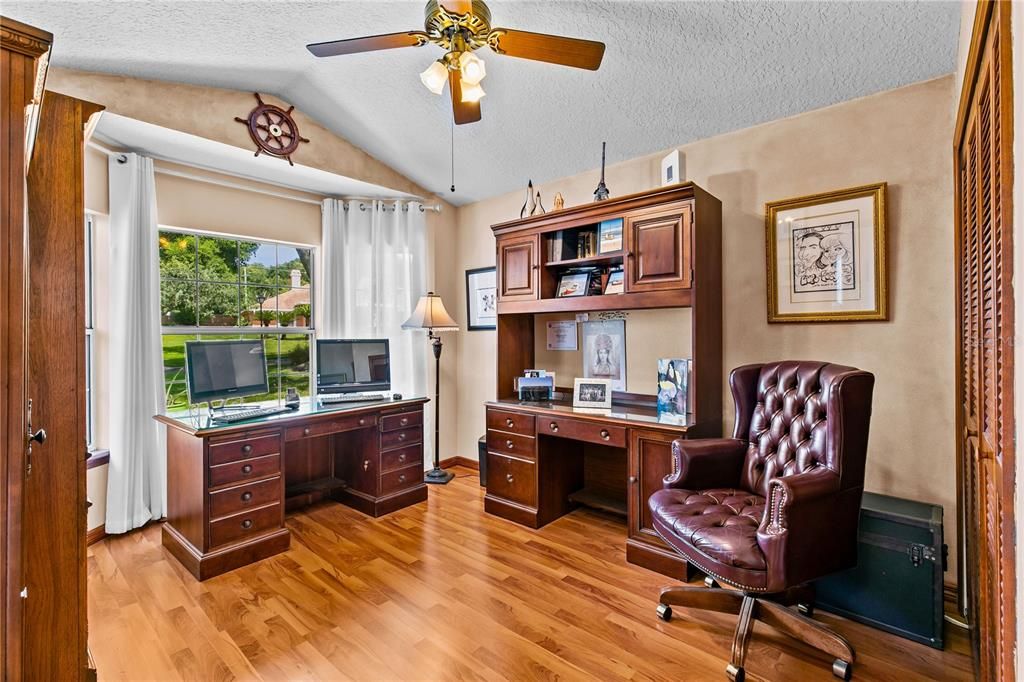 En Venta: $594,000 (4 camas, 2 baños, 2201 Pies cuadrados)