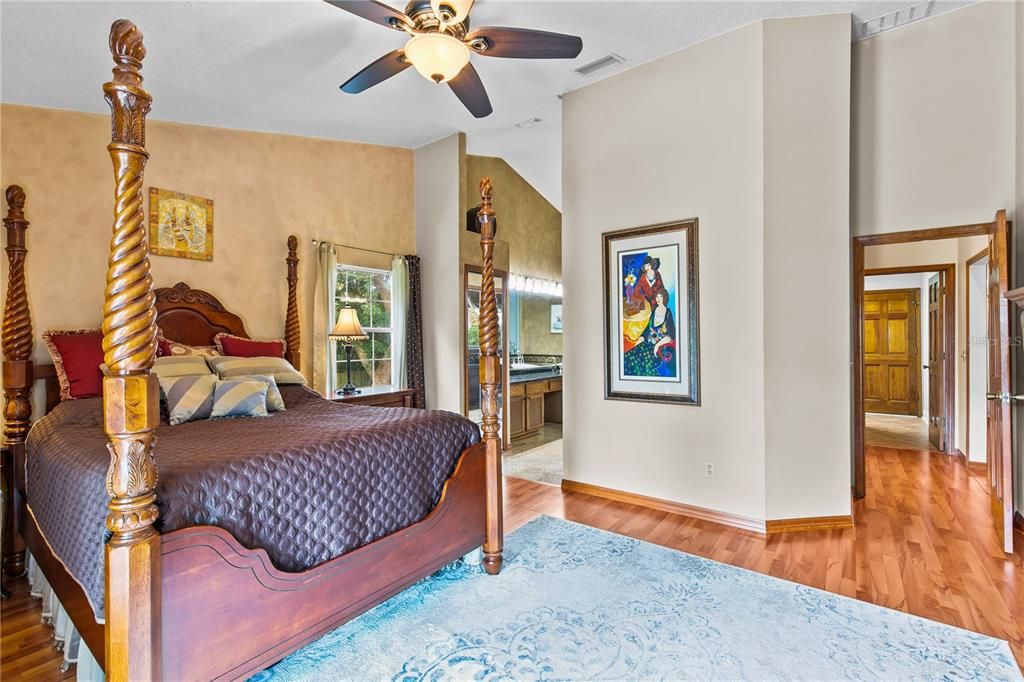 En Venta: $594,000 (4 camas, 2 baños, 2201 Pies cuadrados)