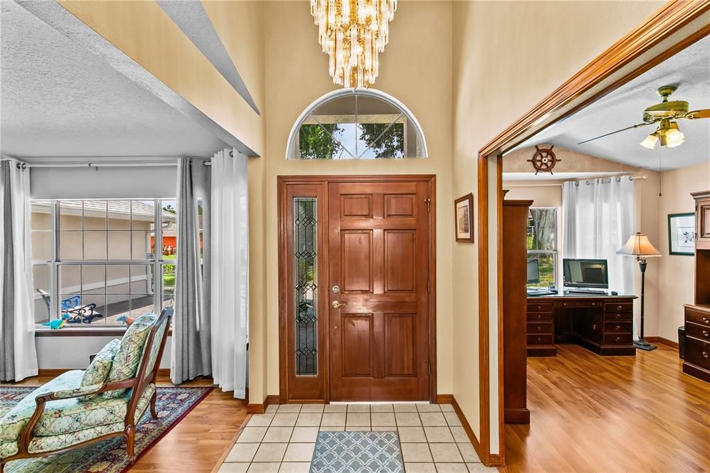 En Venta: $594,000 (4 camas, 2 baños, 2201 Pies cuadrados)
