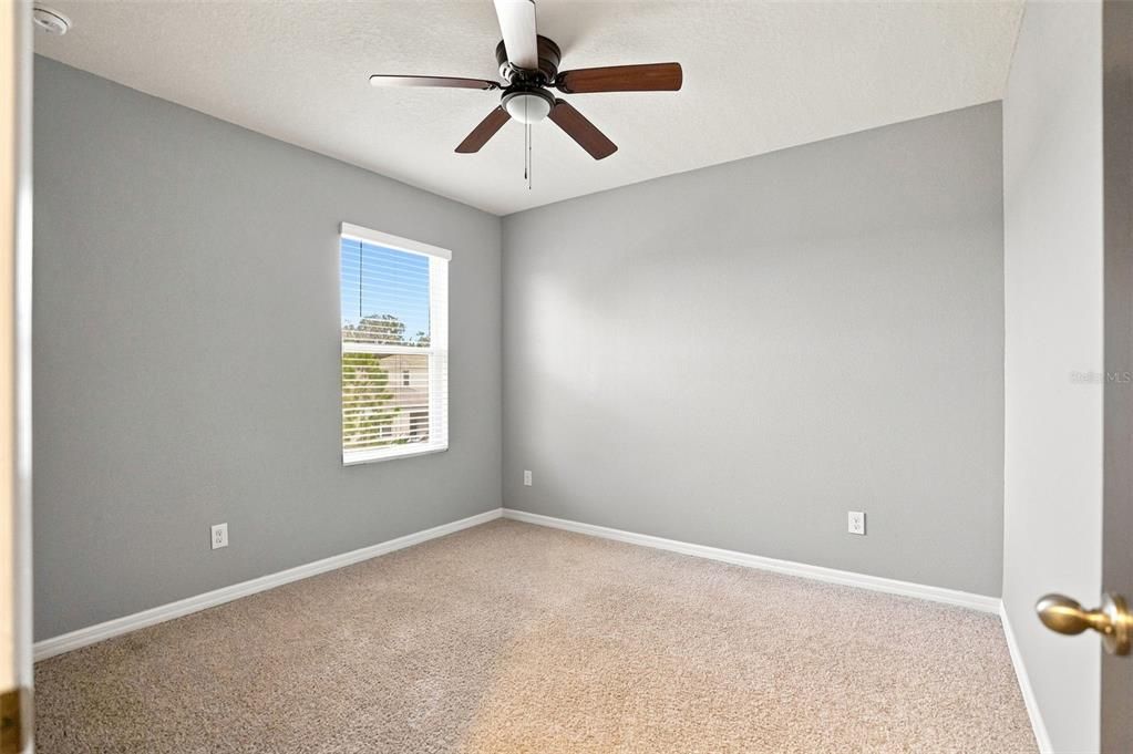 Activo con contrato: $395,000 (5 camas, 3 baños, 2463 Pies cuadrados)