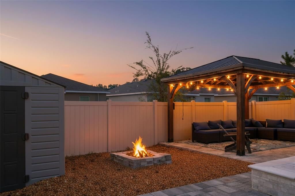Activo con contrato: $395,000 (5 camas, 3 baños, 2463 Pies cuadrados)
