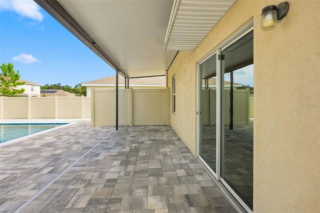 Activo con contrato: $395,000 (5 camas, 3 baños, 2463 Pies cuadrados)