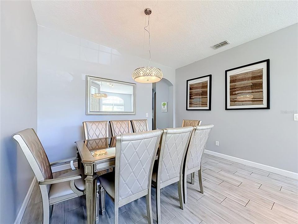 For Sale: $540,000 (4 beds, 2 baths, 2000 Square Feet)